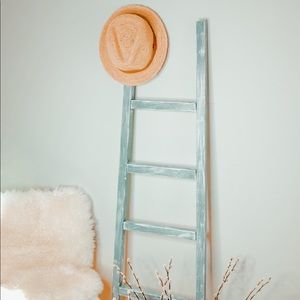 Never worn straw hat !